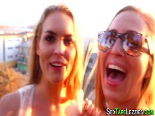 Real les fingered sextape
