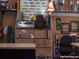 Samantha Parker sucks pawn dude cock