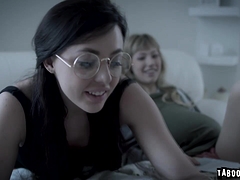 Isiah Maxwell Fucking A Virgin Lesbian Balls Deep