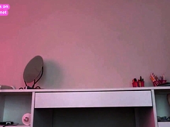 Hottie Masturbates With Hitachi