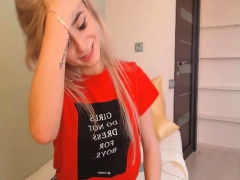 Gorgeous Slim Chick Went Wild Live On Cam