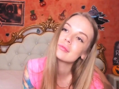 Beautiful Babe Loves Showing Her Petite Pussy On Cam