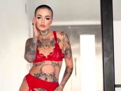 Babe Enjoys Hardcore Sex