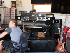 Lead Guitarist Bangs Hot Italian Groupie In His Studio
