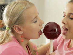 Teen Les Rides Lollipop