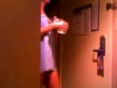 Hot Chick Drops Towel To Room Service