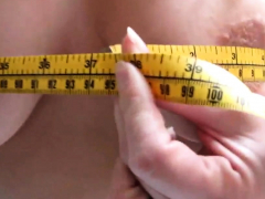 Amazing Pawg Measures Her Curves