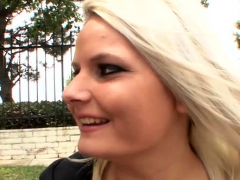 Sultry Blondie Does Her Best To Get Cum In Mouth
