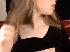 Wild Hottie Babe With Sexy Curves Fucks Herself