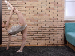 Olesya Kisbeka Hot Flexy Gymnast