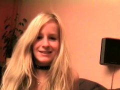 Emilee Amateur Masturbate Toying Girls
