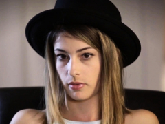 Real Pornstar Gets Pussy Creampied