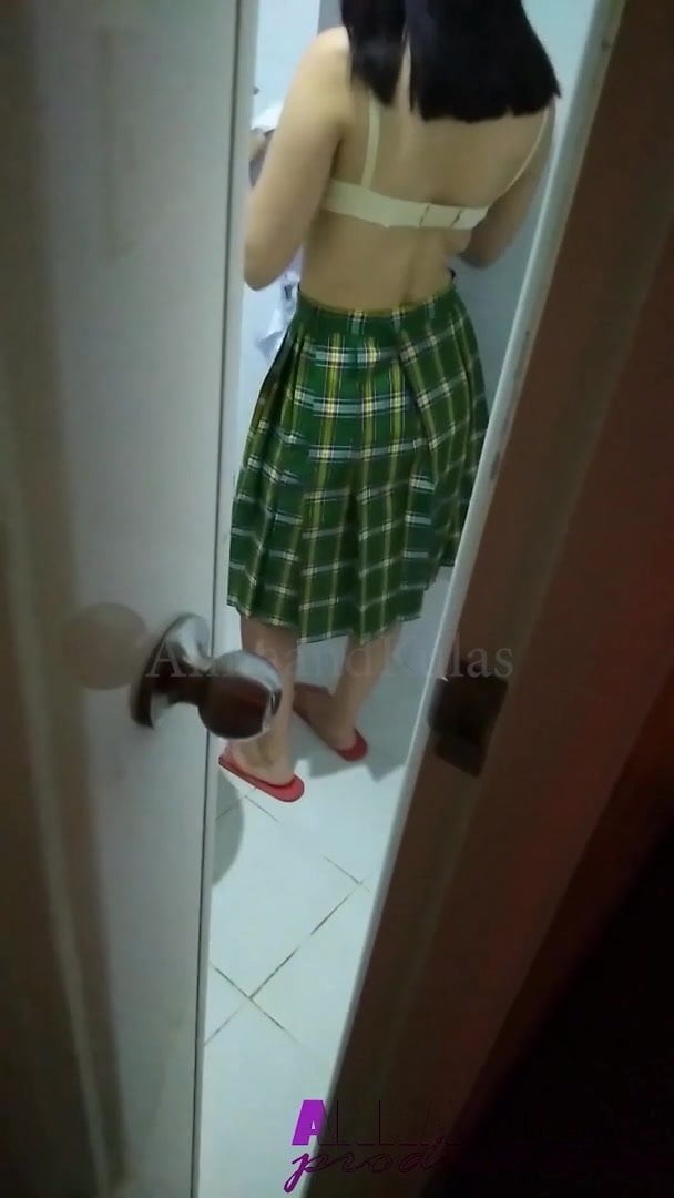 Asian Schoolmates Fucked in the Bathroom