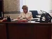 mom wants to seduce her son at his office