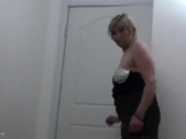 Mature Eranka loves to masturbate on her bed